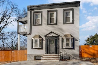 617 N 8th St, Leavenworth, KS 66048
