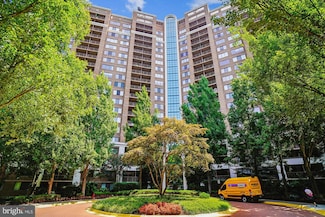 10101 Grosvenor Place Unit 1906, Rockville, MD 20852