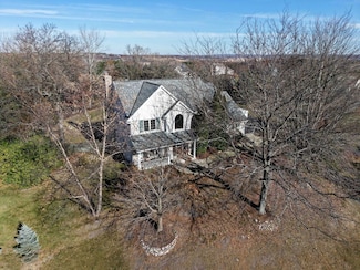 S78W29842 Crossgate Dr, Mukwonago, WI 53149