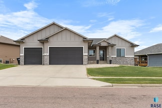 1917 S Firefly Dr, Sioux Falls, SD 57110