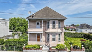 10 Sheridan St, South Dartmouth, MA 02748