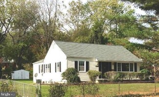 1748 Anderson Rd, Falls Church, VA 22043
