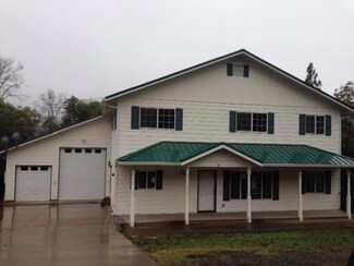 1226 N 6th Ave, Gold Hill, OR 97525