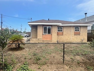 1247 Foy St, New Orleans, LA 70122