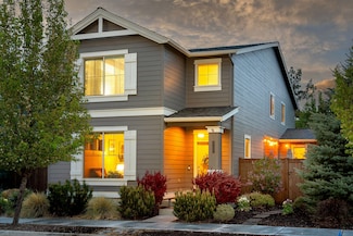 3380 SW 28th St, Redmond, OR 97756