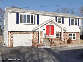 12 Calumet Ave, Johnston, RI 02919