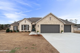 7 Barkis Dr, Hattiesburg, MS 39402