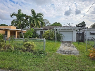 2702 Hayes St, Hollywood, FL 33020