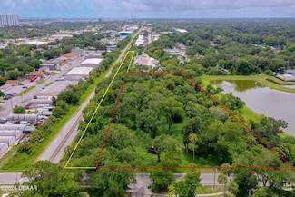 403 10th St, Daytona Beach, FL 32117