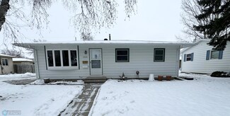 1806 19th St S, Moorhead, MN 56560