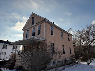 158 16th St NW, Barberton, OH 44203