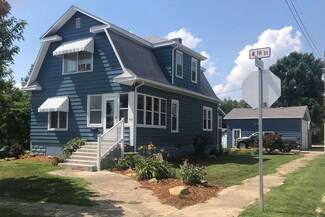 802 W 4th St, Bicknell, IN 47512