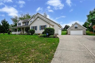 1366 Castalia Dr, Barberton, OH 44203