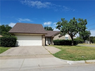 1000 Blue Carriage Ln N, Fort Worth, TX 76120