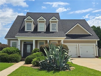 302 Meyers Lake Dr, Warner Robins, GA 31088