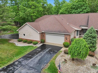 320 Richlyn Dr, Adrian, MI 49221