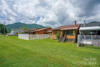 94 Market St, Maggie Valley, NC 28751