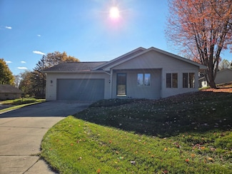 606 Kemp Ct, Gladwin, MI 48624