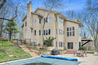 2850 Foxfire Ln SE, Ada, MI 49301