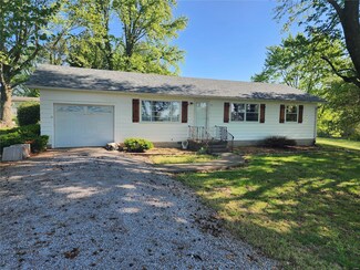 93 E Church St, Raleigh, IL 62977
