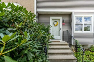 18 Oakwood Cir Unit 5, Goffstown, NH 03045