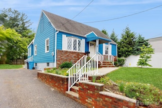 13 Prospect St, Metuchen, NJ 08840