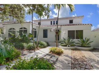 560 W 49th St, Miami Beach, FL 33140