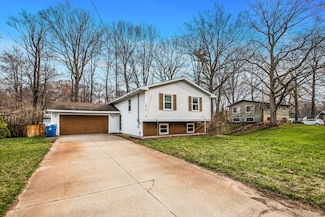 1819 Robbins Rd, Grand Haven, MI 49417