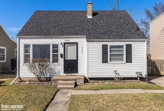 17253 Lowell St, Roseville, MI 48066