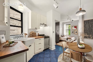 41 Perry St Unit 2A, New York, NY 10014
