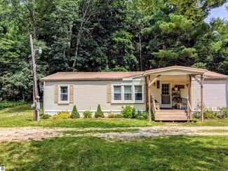 1701 Edson Rd, Harrison, MI 48625