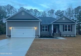 1214 Barkentine Dr, New Bern, NC 28560