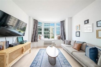 1400 Hudson St Unit 724, Hoboken, NJ 07030