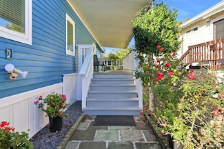 715 Seville Way, Novato, CA 94949