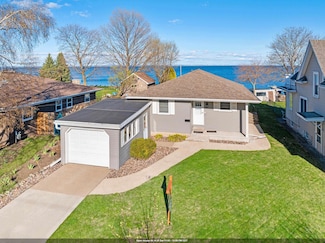 90 Lake St, Oshkosh, WI 54901