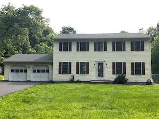 10 Farm View Rd, Wappingers Falls, NY 12590
