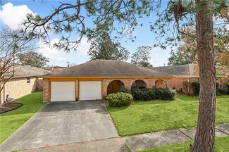 809 Honeysuckle St, Gretna, LA 70056