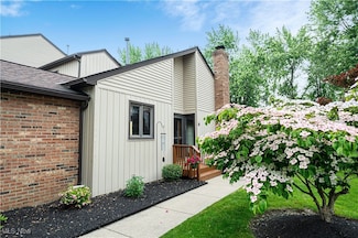2405 Bunker Ln Unit F, Willoughby, OH 44094