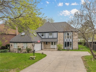1579 Queens Ct, Westlake, OH 44145