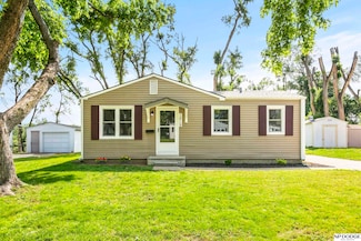 1015 N 77th Ave, Omaha, NE 68114