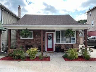 648 Washington Ave, Jermyn, PA 18433