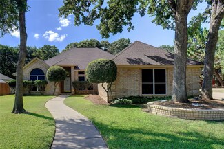 1312 Crows Nest Ct, Azle, TX 76020