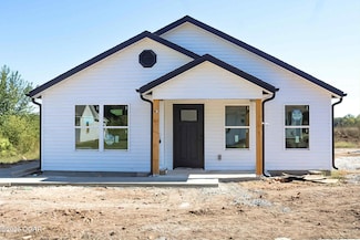 415 S Jefferson St, Carterville, MO 64835