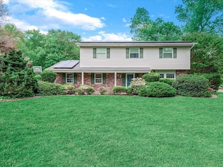 9 Cresthill Place, Smithtown, NY 11787