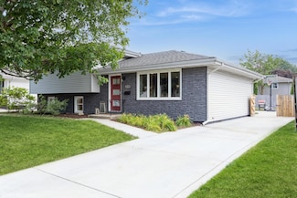 2120 Bluebird Ln, Highland, IN 46322