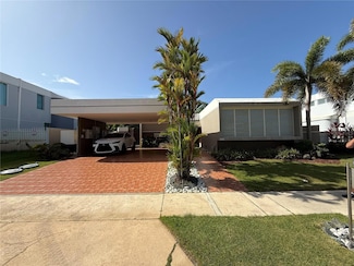 . Topacio St Unit F-22, Dorado, PR 00646