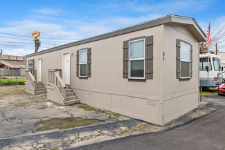 1719 W Olive Ave Unit 31, Fresno, CA 93728