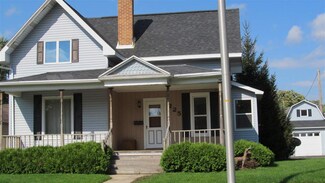 225 E Oak Grove St, Juneau, WI 53039