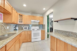 4750 NW 10th Ct Unit 318, Plantation, FL 33313