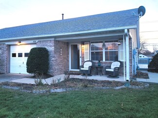6364 Village Oak Ct, Indianapolis, IN 46236